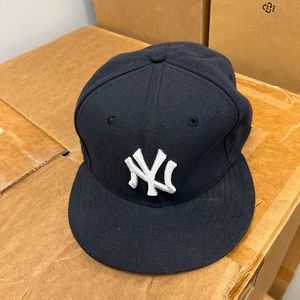 Brand new NEW YORK YANKEE navy blue cap